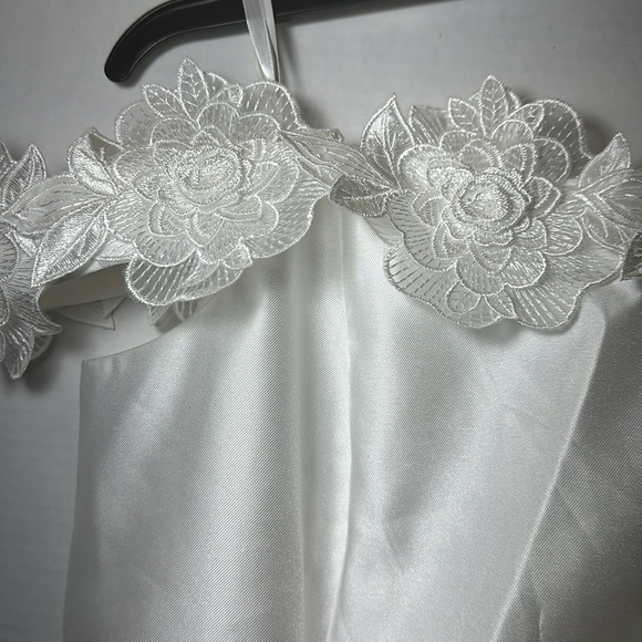 Women's 3D Floral Off-The-Shoulder Mikado Dress - Picture 4 of 10